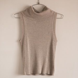 Turtleneck sweater tank